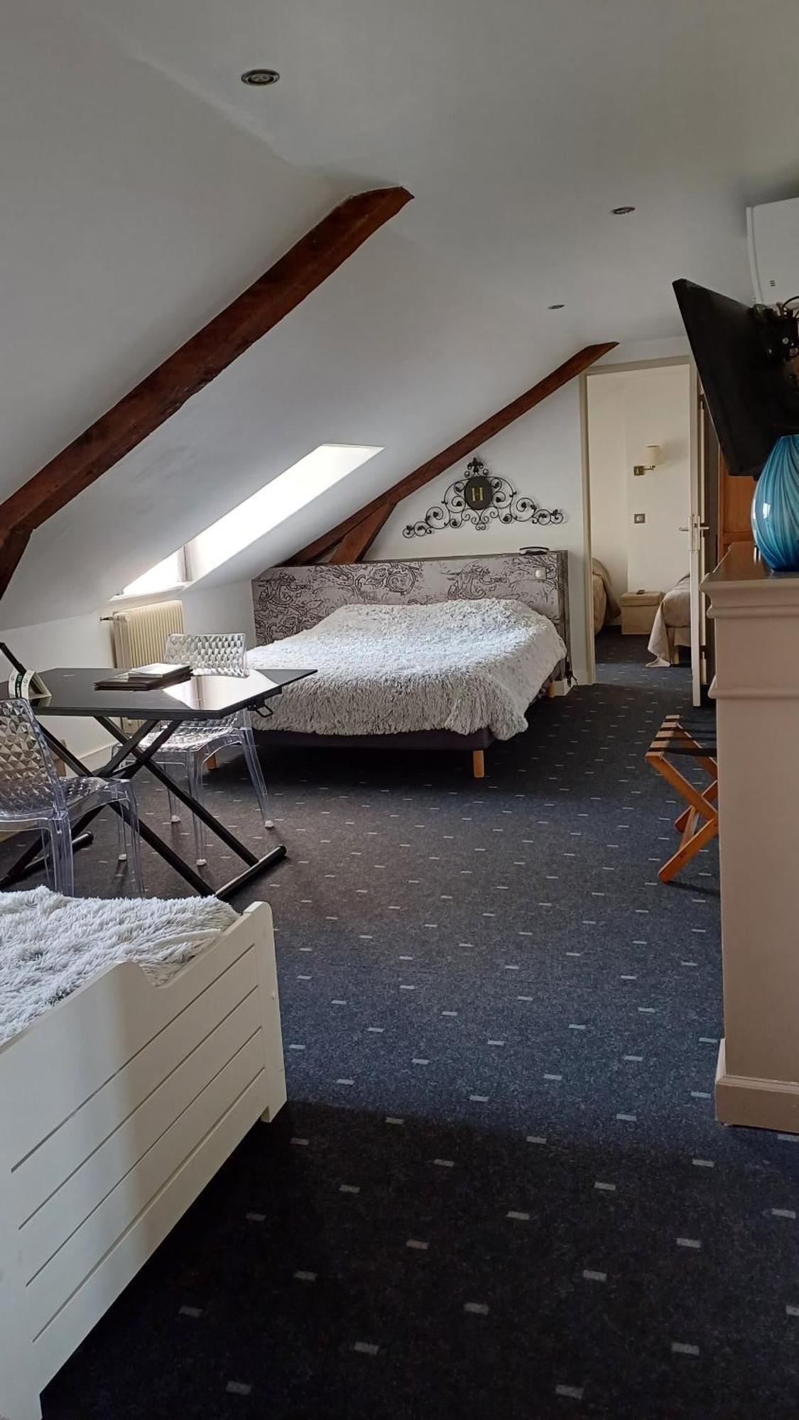 Logis Hotel Le Cerf ブリアール エクステリア 写真