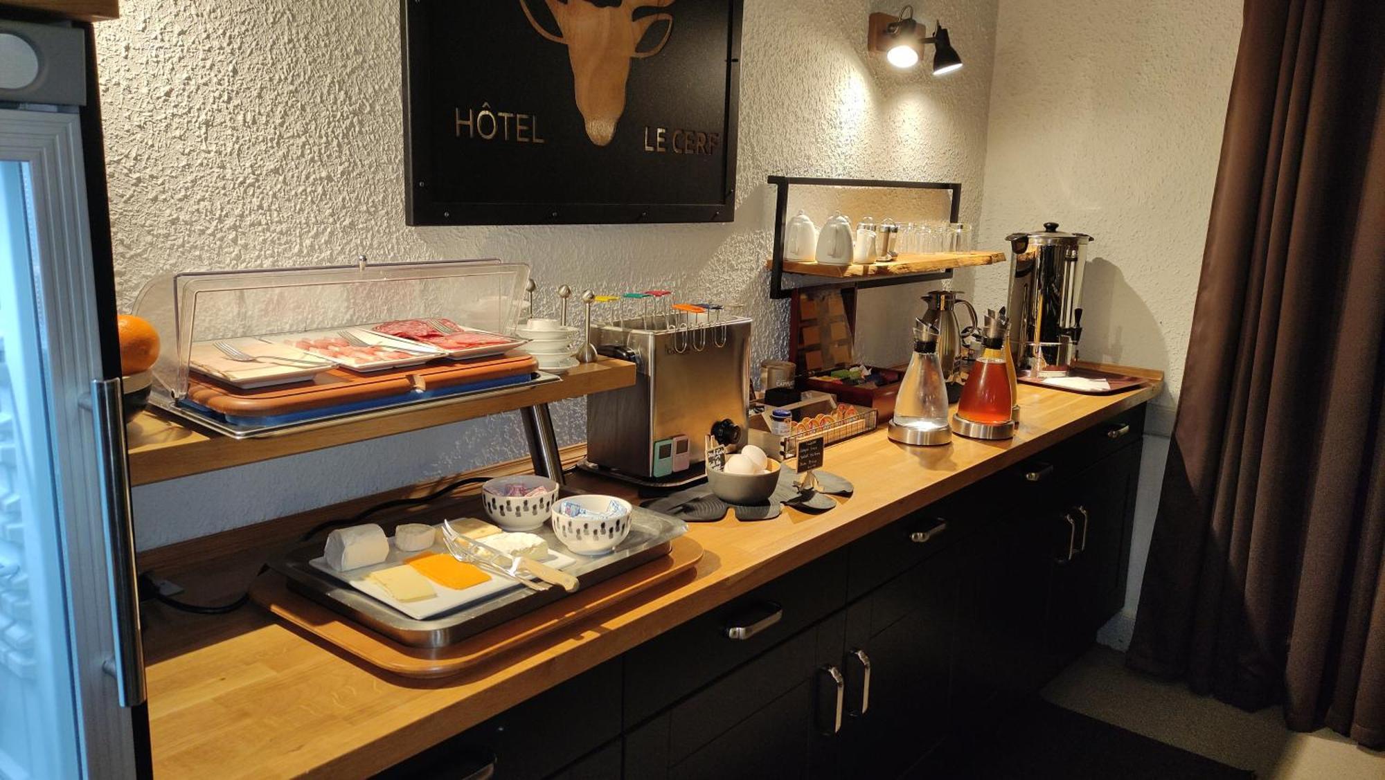 Logis Hotel Le Cerf ブリアール エクステリア 写真