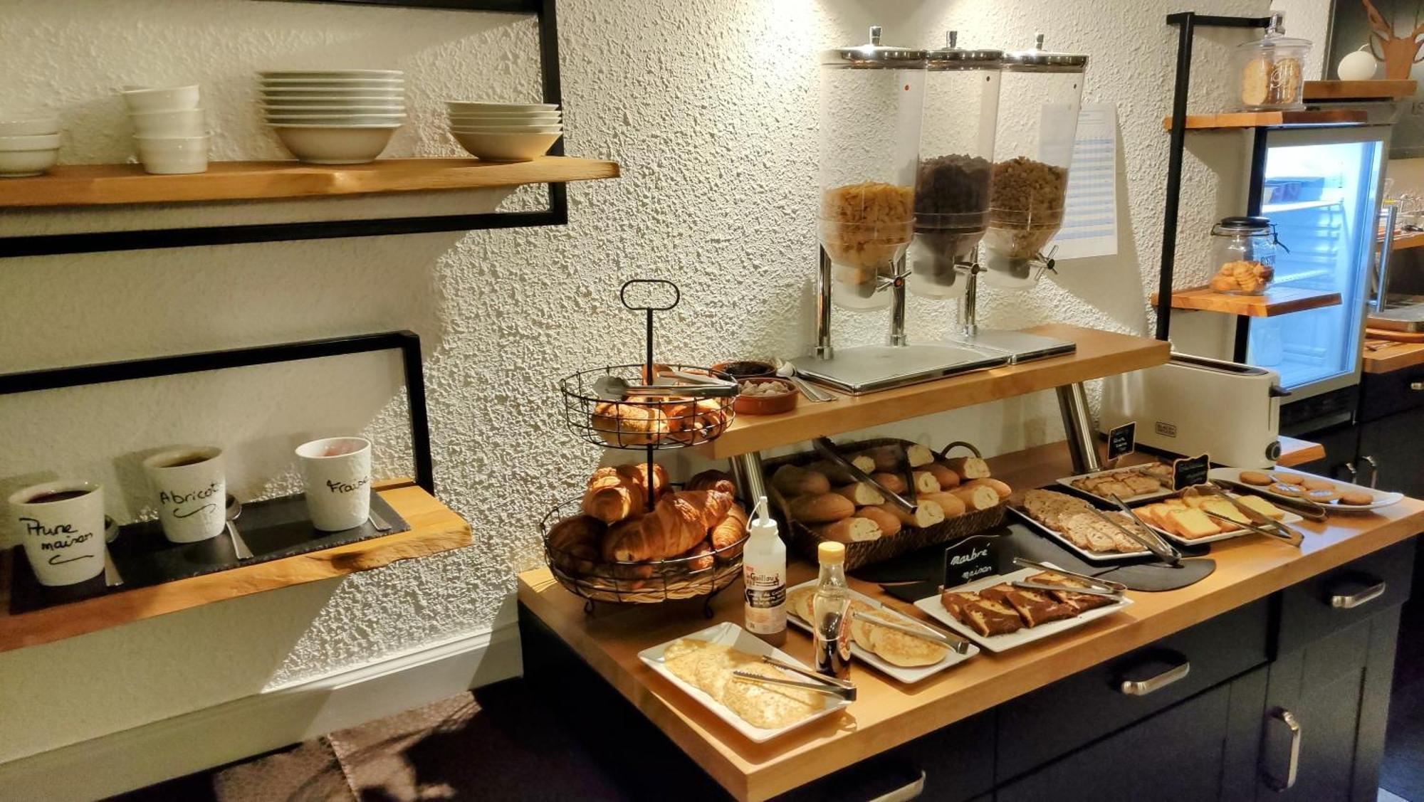 Logis Hotel Le Cerf ブリアール エクステリア 写真