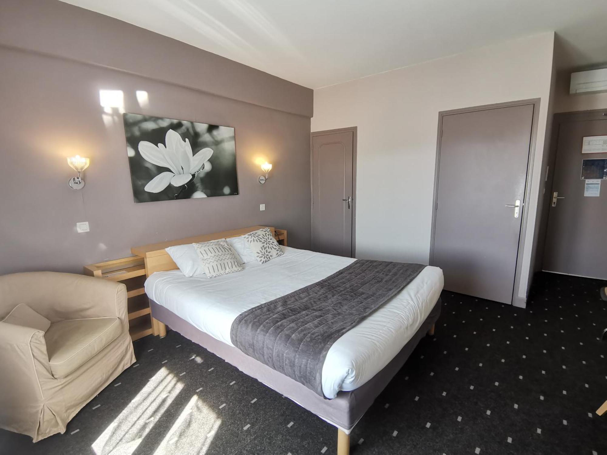 Logis Hotel Le Cerf ブリアール エクステリア 写真