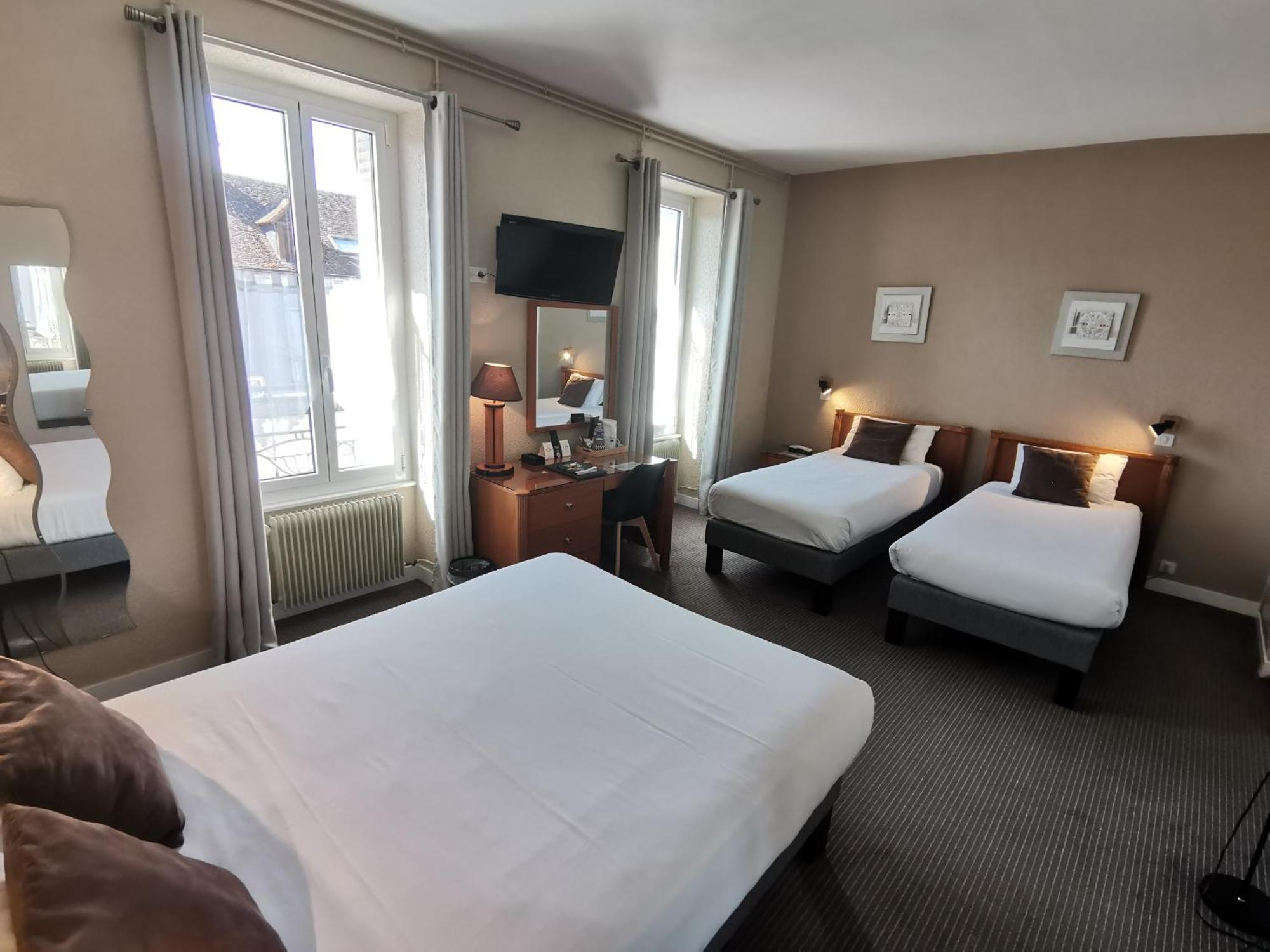 Logis Hotel Le Cerf ブリアール エクステリア 写真