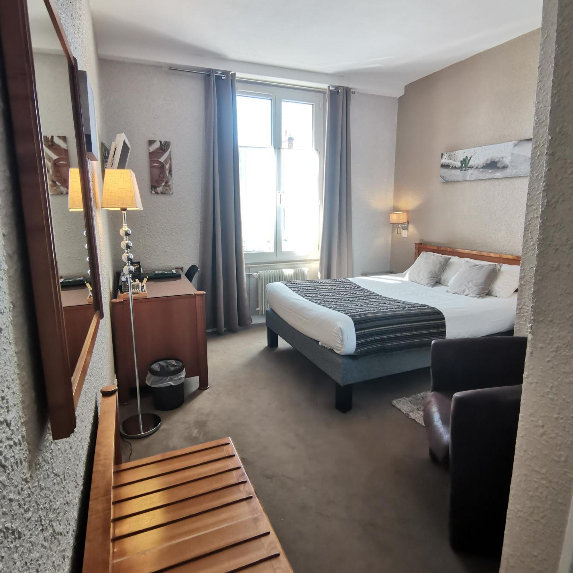 Logis Hotel Le Cerf ブリアール エクステリア 写真