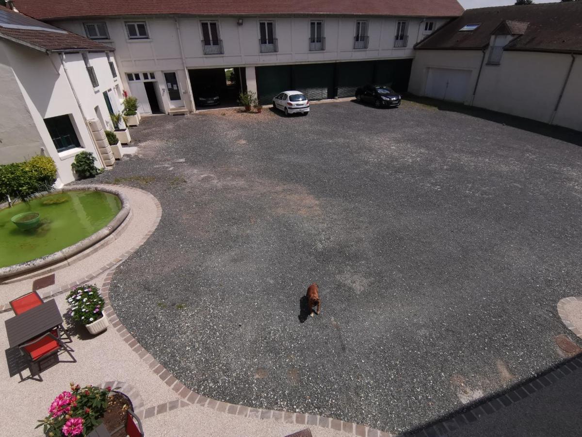 Logis Hotel Le Cerf ブリアール エクステリア 写真
